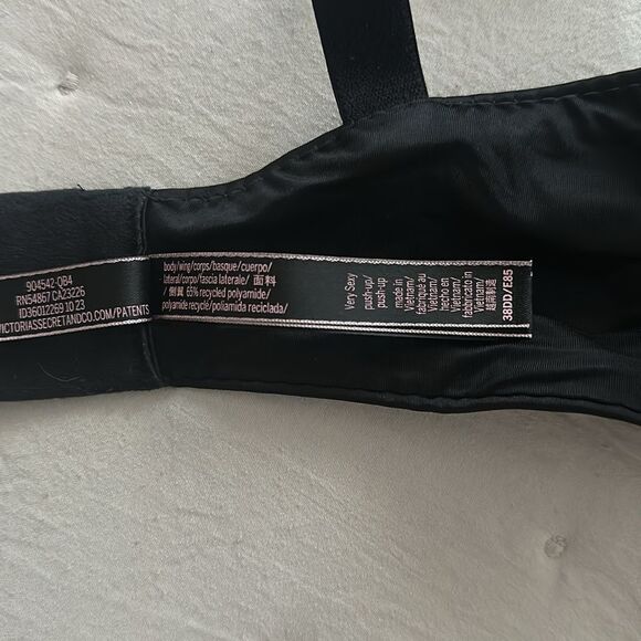 Victorias Secret very sexy rhinestone push up bra - Picture 4 of 4